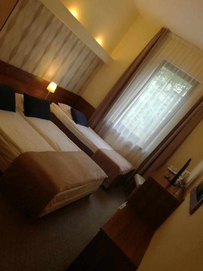 Villa Vrest กดัญสก์ ภายนอก รูปภาพ